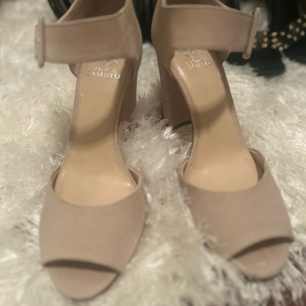Nude Open-Toe Heels with Ankle Strap and Medium Heel